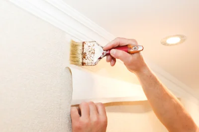 Pose de papier peint à Brette — revêtements muraux et toiles de verre